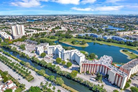 9682 Fontainebleau Blvd 306, Miami, Florida 33172, USA