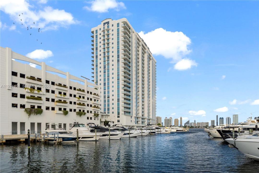 17301 Biscayne Blvd PH-5, North Miami Beach, Floride 33160, États-Unis