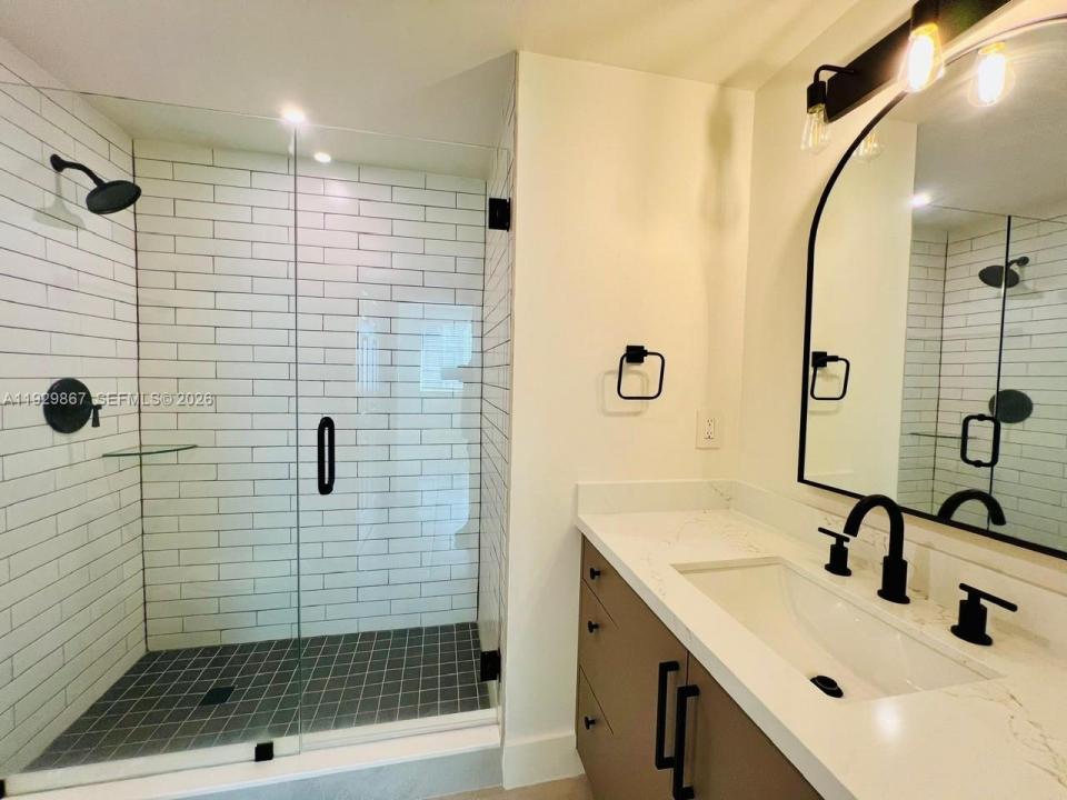 8000 N Nob Hill Rd 204, Tamarac, Floride 33321, États-Unis