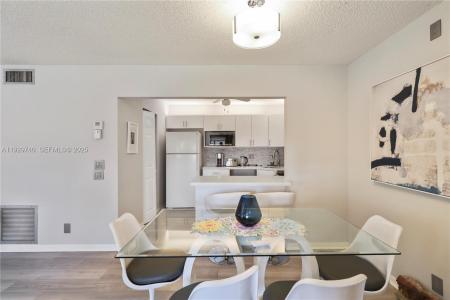 313 Knotty Pine Cir A-2, Green Acres, Флорида 33463, Соединенные Штаты