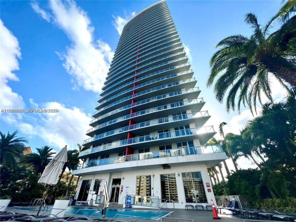 2602 E Hallandale Beach Blvd R3010, Hallandale Beach, Floride 33009, États-Unis