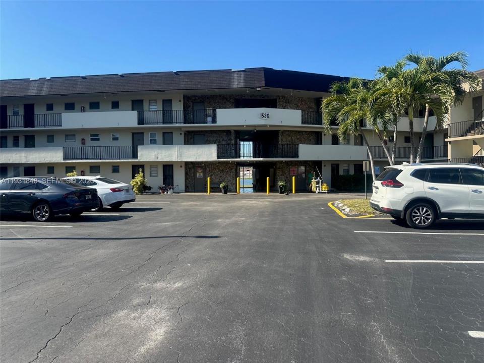 1530 NE 191st St 205, Miami, Floride 33179, États-Unis