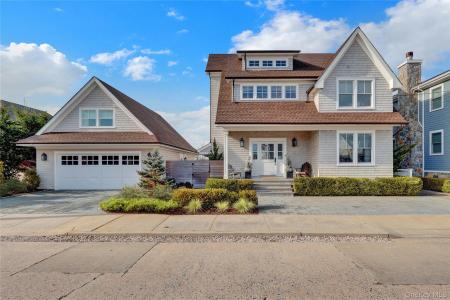 99 Parkside Drive, Hempstead, New York 11569, USA