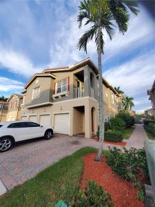 5869 Hampton Hills Blvd, Tamarac, Florida 33321, USA