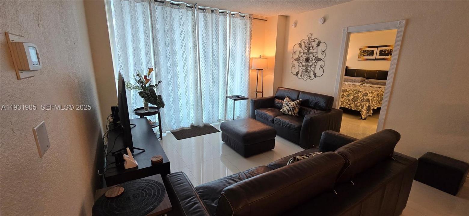 4001 S Ocean Dr 4J, Hollywood, Florida 33019, USA