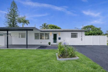 1220 NE 8th St, Pompano Beach, Florida 33060, USA