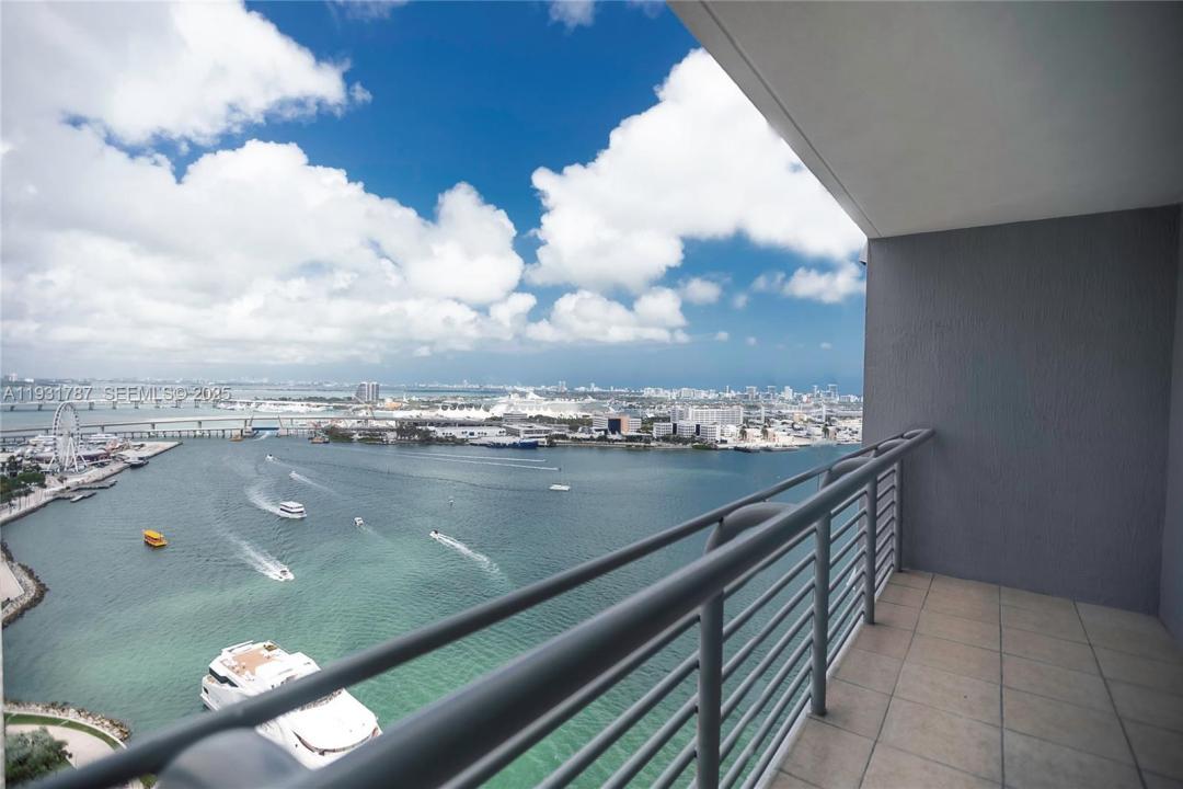 335 S Biscayne Blvd 2710, Miami, Florida 33131, Stati Uniti