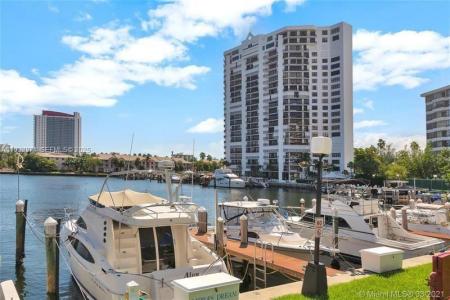 2500 Parkview Dr 1920, Hallandale Beach, Florida 33009, USA