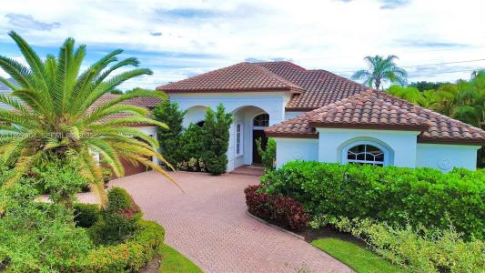 19038 Park Ridge St, Weston, Florida 33332