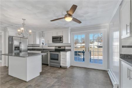 43 Esquire Avenue, Warwick, RI 02889, USA