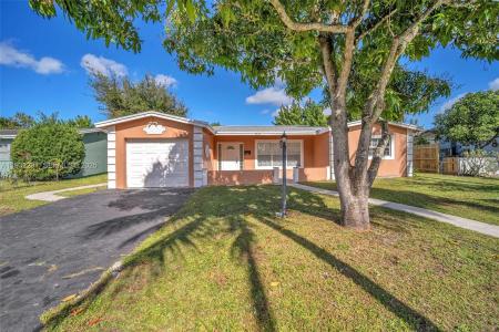 4655 NW 41st Pl, Lauderdale Lakes, Florida 33319, USA