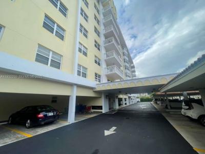 2500 NE 48th Ln 301, Fort Lauderdale, Florida 33308, USA