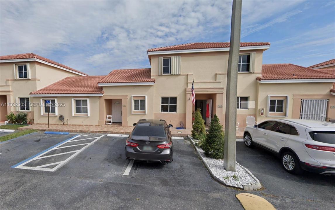 330 NW 114th Ave 7-105, Sweetwater, Flórida 33172, Estados Unidos