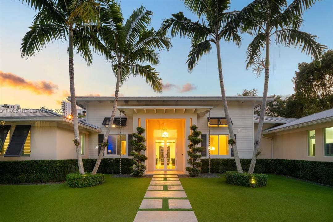 7222 SW 79th Ter, Miami, Florida 33143, USA
