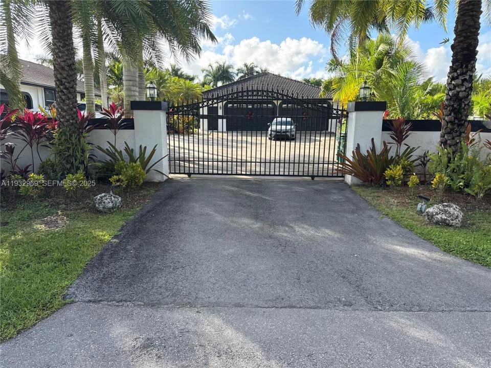 15900 SW 54th Pl 1, Southwest Ranches, Floryda 33331, USA