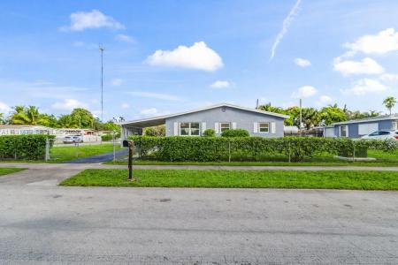 4685 SW 33rd Dr, West Park, Florida 33023, USA