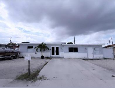 5168 E 8th Ln, Hialeah, Florida 33013, USA