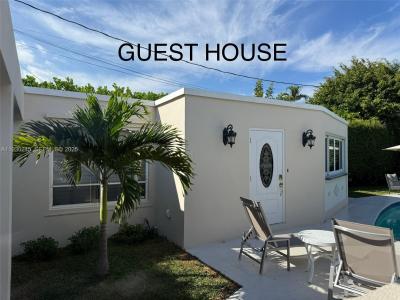 2607 Holy Cross Ln, Lake Worth, Florida 33460, USA