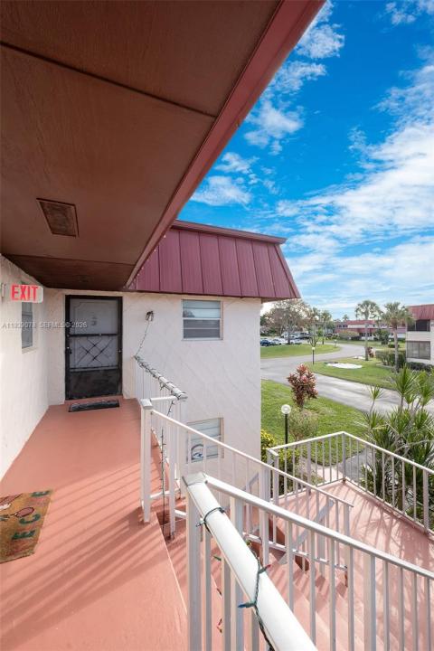 12027 S Greenway Cir 206, Royal Palm Beach, Florida 33411, USA