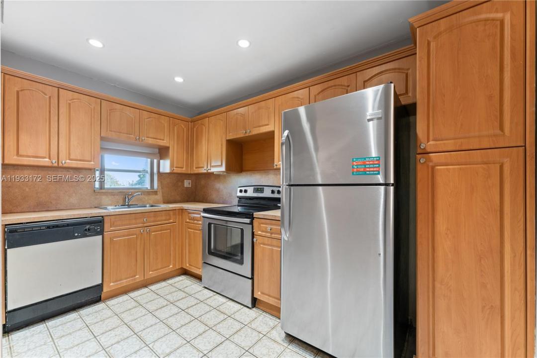 8901 S Hollybrook Blvd 303, Pembroke Pines, Florida 33025, USA