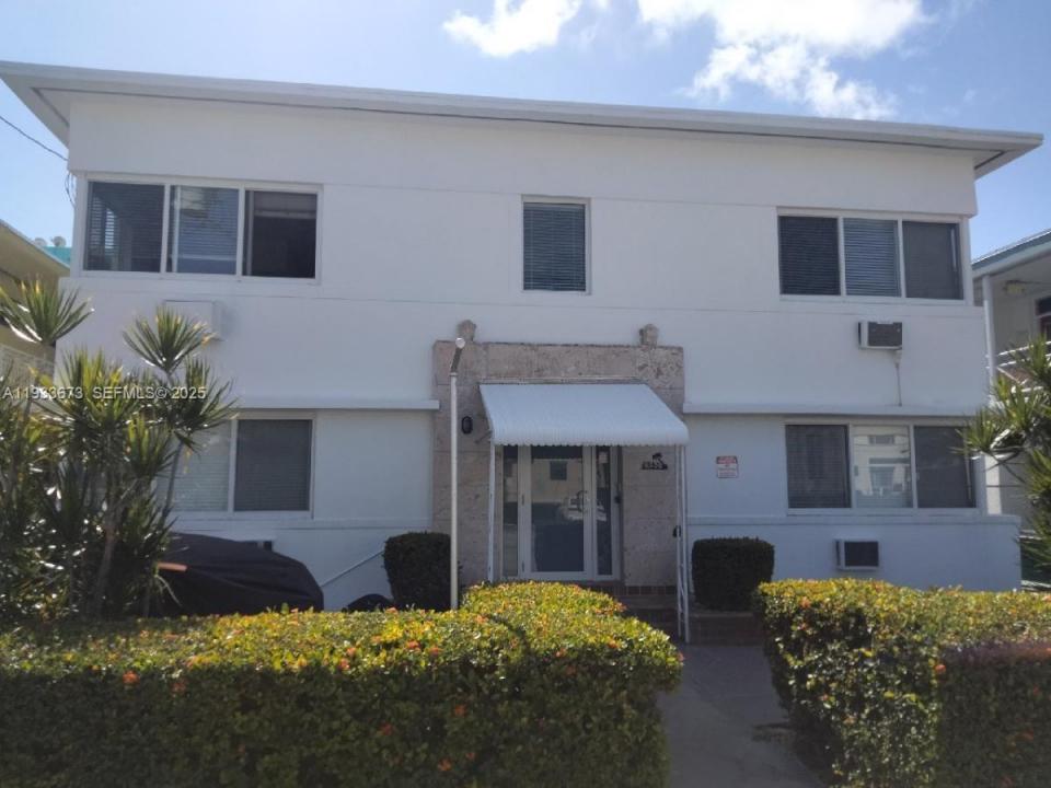 6950 Byron Ave 4, Miami Beach, Floride 33141, États-Unis