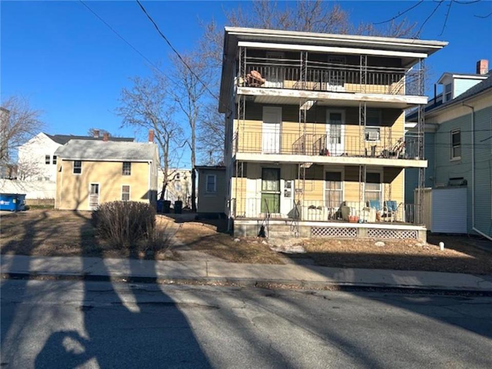 19 JENKS Street, Central Falls, Rhode Island 02863, États-Unis