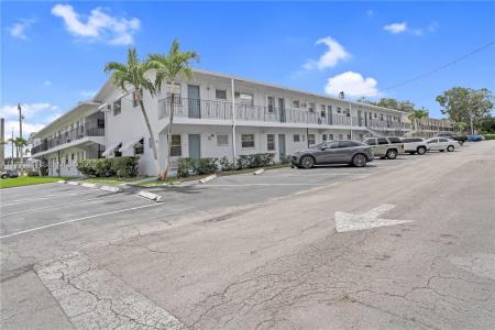 7401 Pines Blvd 221, Pembroke Pines, Florida 33024, USA