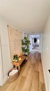 223 Lakeview Dr 204, Weston, Florida 33326, USA