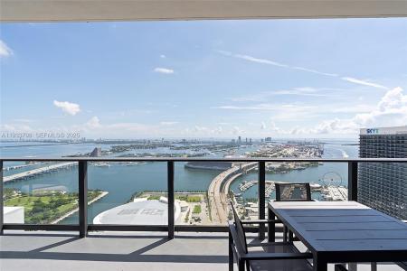 159 NE 6th St 5015, Miami, Florida 33132, USA