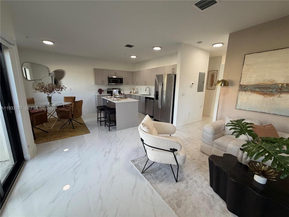 2308 E 4th Ave 205, Hialeah, Florida 33013, HOA KỲ