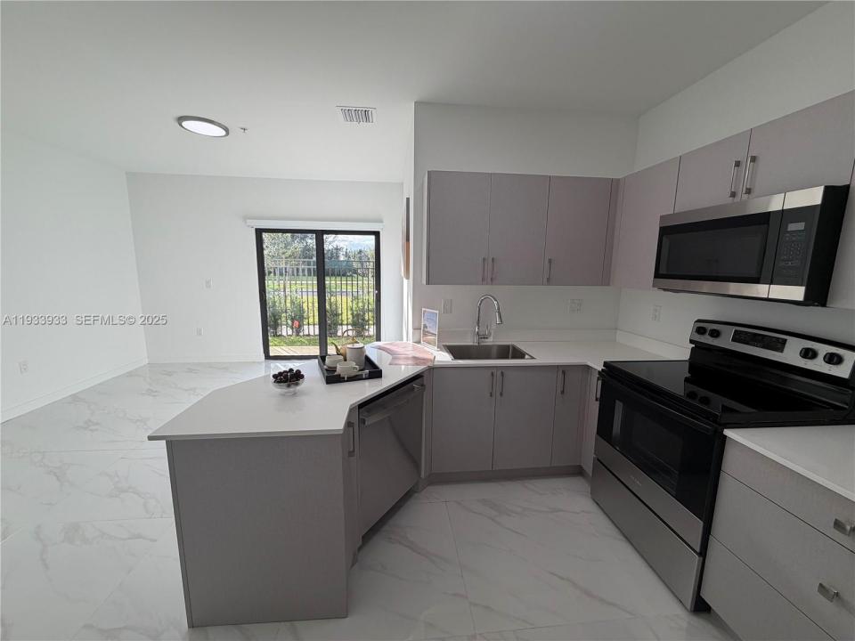 2308 E 4th ave 208, Hialeah, 플로리다 33013, 미국