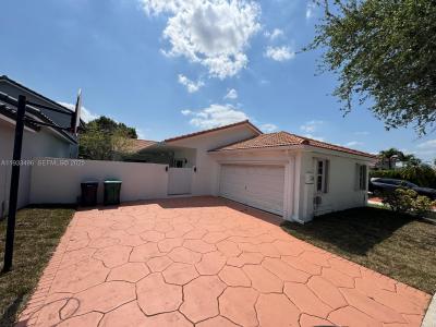 8754 NW 149th Ter, Miami Lakes, Florida 33018