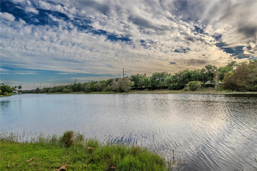 2893 Oakbrook Dr, Weston, Florida 33332, USA