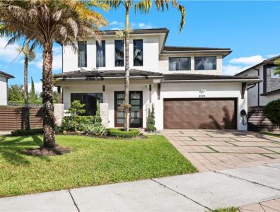 8723 NW 161st Ter, Miami Lakes, Florida 33018, USA