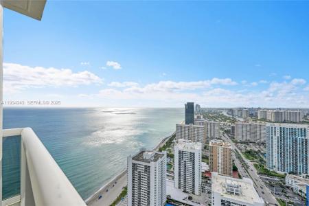 1850 S Ocean Dr PH4405, Hallandale Beach, Florida 33009, USA