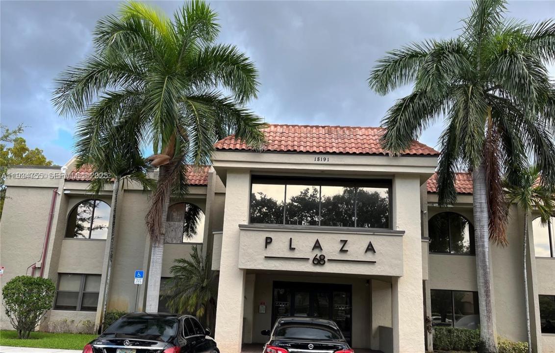 18191 NW 68th Ave, Miami, 플로리다 33015, 미국