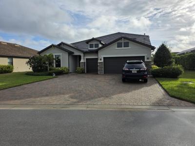 527 SE Vallarta Drive, Port Saint Lucie, Florida 34984