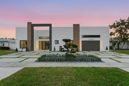 1304 SE 10th Ter, Deerfield Beach, Florida 33441, USA