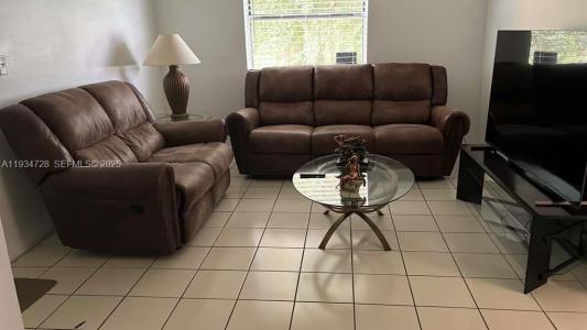 670 NW 114th Ave 204, Sweetwater, Florida 33172, USA