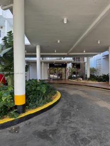 2750 NE 183rd St 1012, Aventura, Florida 33160, USA