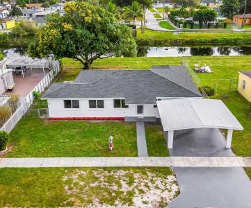 2410 NW 155th Ter, Miami Gardens, Floride 33054, États-Unis