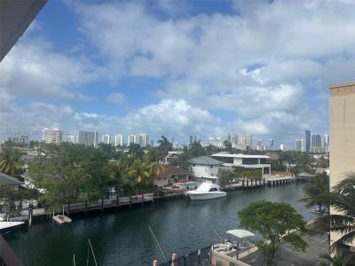 2903 N Miami Beach Blvd 409, North Miami Beach, Florida 33160, USA