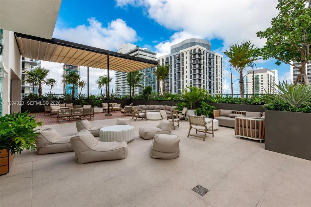 11 NE 6 ST 1407, Miami, Florida 33132, Stati Uniti