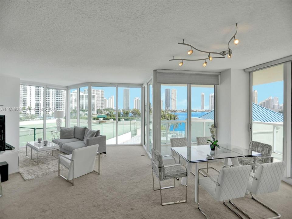 3370 Hidden Bay Dr 508, Aventura, Flórida 33180, Estados Unidos