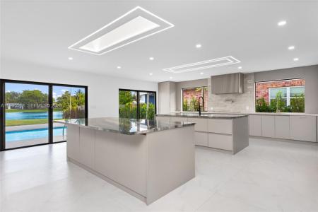 18735 NE 18th Ave, Miami, Florida 33179, USA