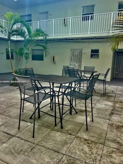 12890 NE 8th Ave 102, North Miami, Floride 33161, États-Unis