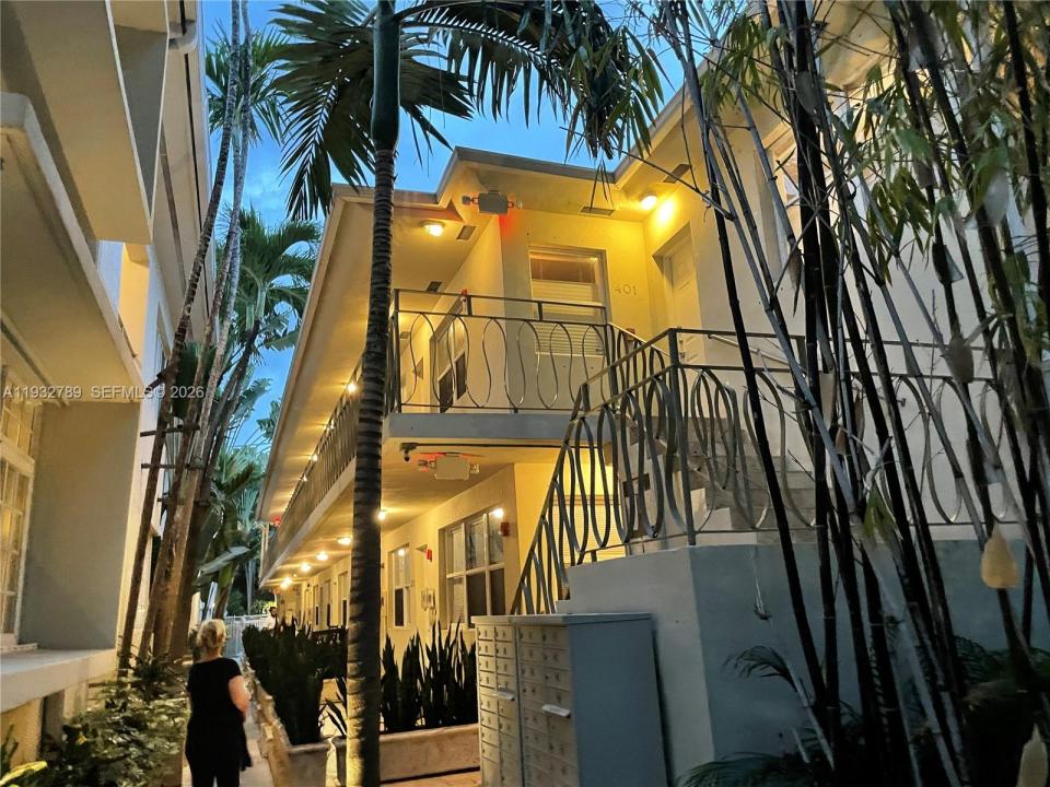 1340 Drexel Ave 406, Miami Beach, Floryda 33139, USA