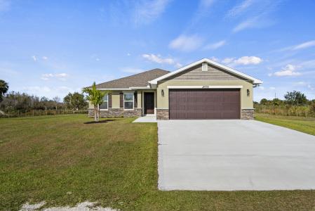 18779 NW 268th Street, Okeechobee, Florida 34972, USA