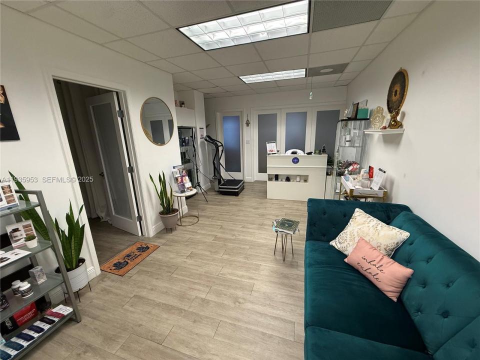 717 Ponce De Leon Blvd 206, Coral Gables, Florida 33134, Stati Uniti