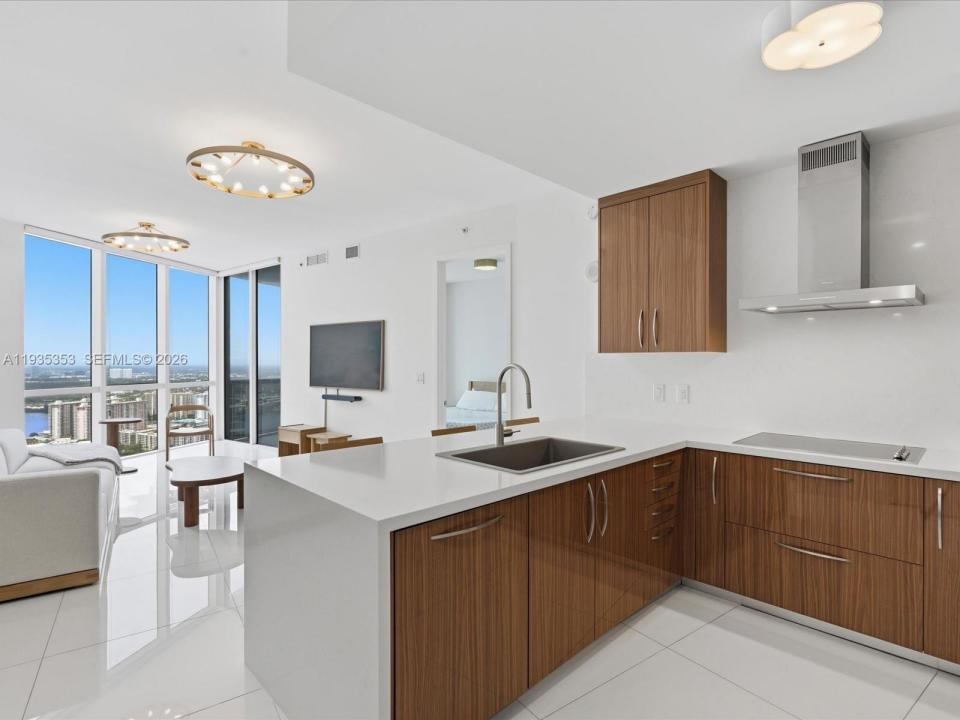 18201 Collins Ave 5508, Sunny Isles Beach, Florida 33160, Stati Uniti